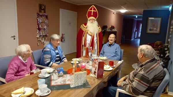 Nikolaus in der Senioren-Wohngemeinschaft